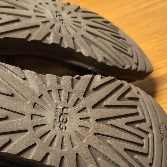 UGG Dark Brown Shearling Boots - Picture 7 of 7